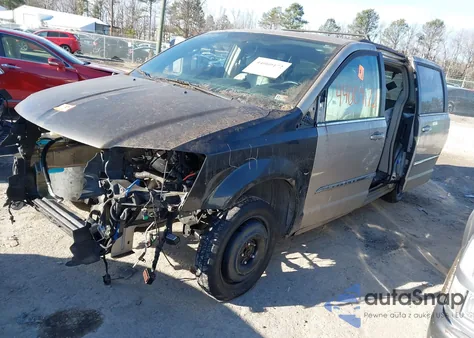 2013 Chrysler Town & Country Touring from USA, damaged, VIN 2C4RC1BG8DR556390
